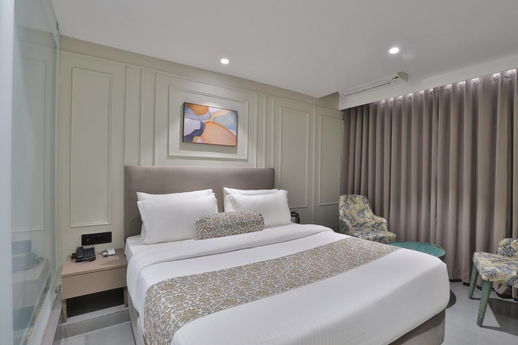 Hotel The Grand Suites Ahmedabad Ngoại thất bức ảnh