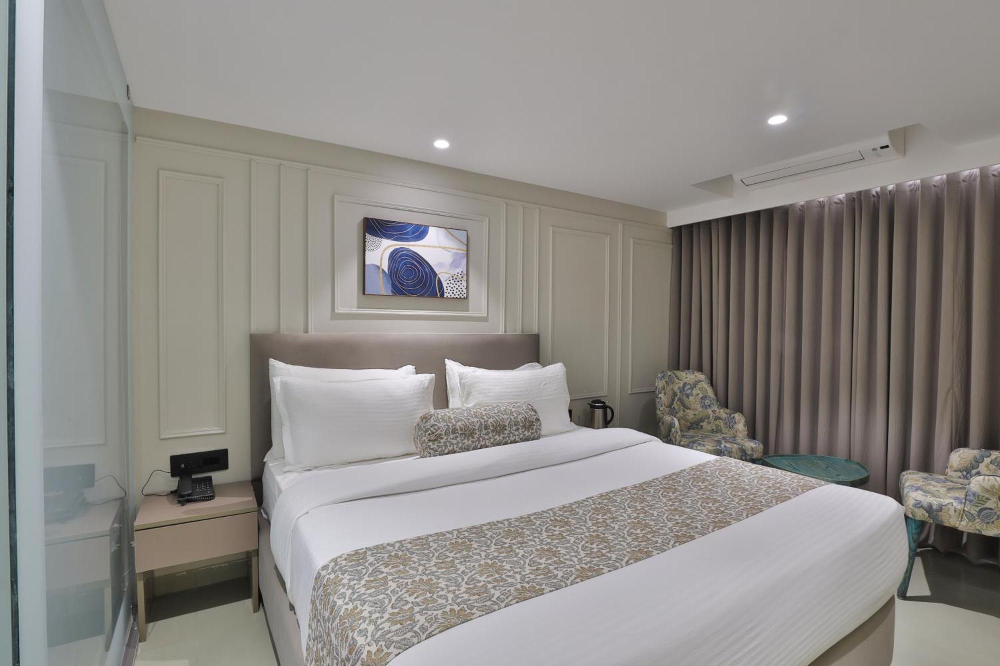 Hotel The Grand Suites Ahmedabad Ngoại thất bức ảnh
