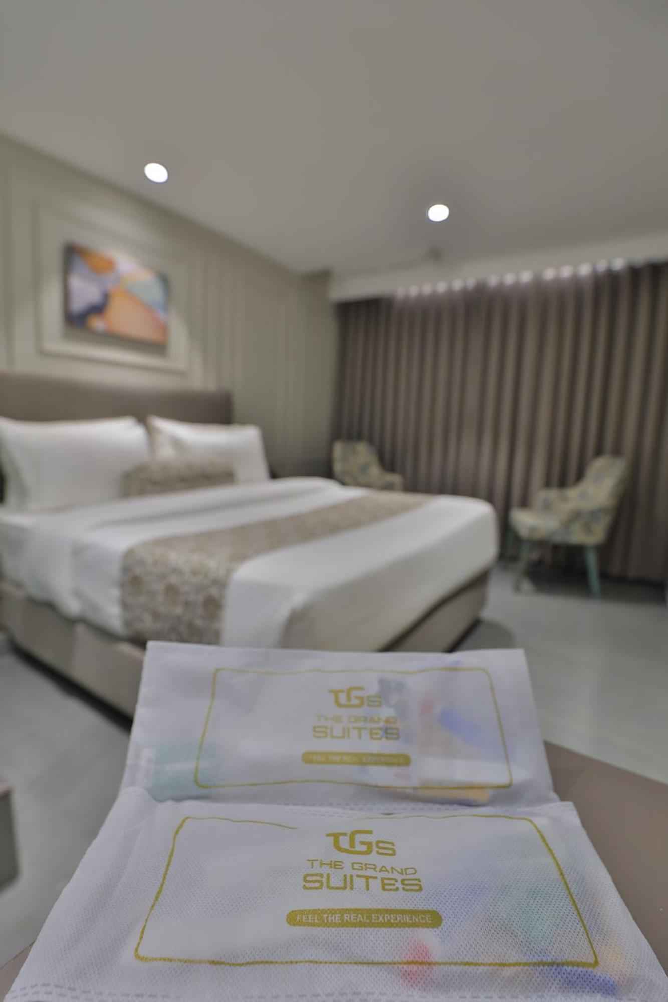 Hotel The Grand Suites Ahmedabad Ngoại thất bức ảnh