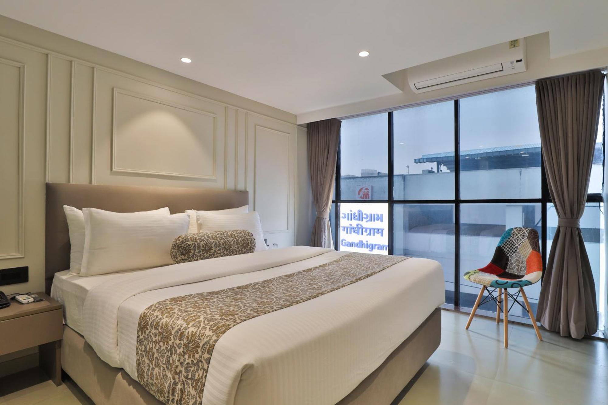 Hotel The Grand Suites Ahmedabad Ngoại thất bức ảnh