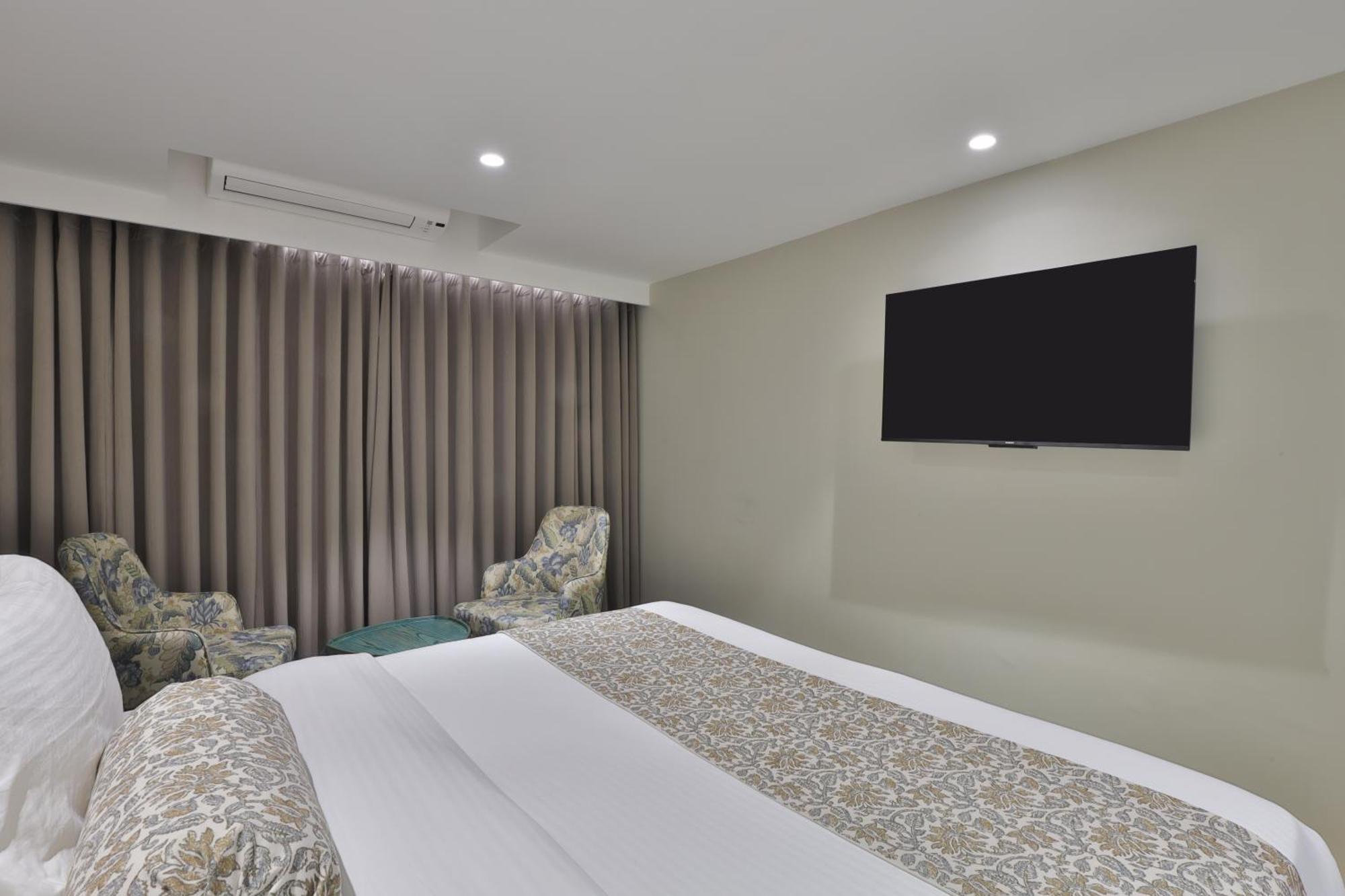 Hotel The Grand Suites Ahmedabad Ngoại thất bức ảnh